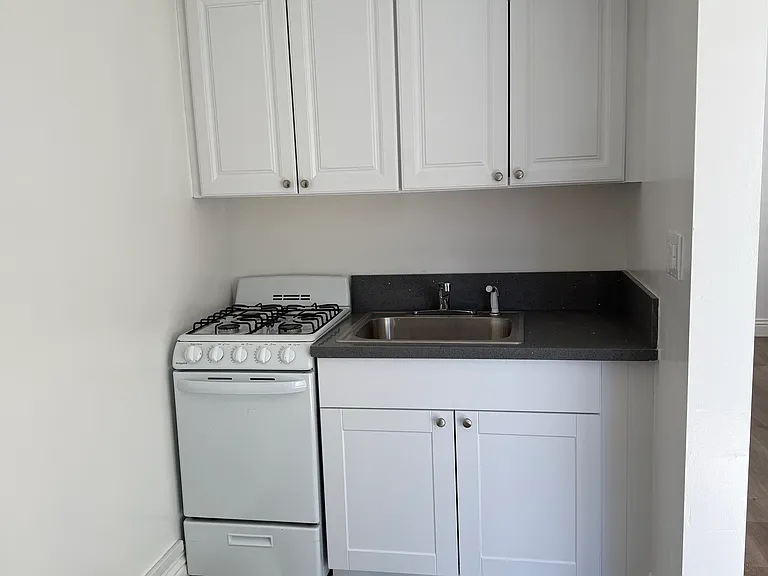 Royal Palms Apartment Complex — Photo 5