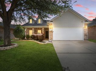 1137 Fairweather Dr, Fort Worth, TX 76120