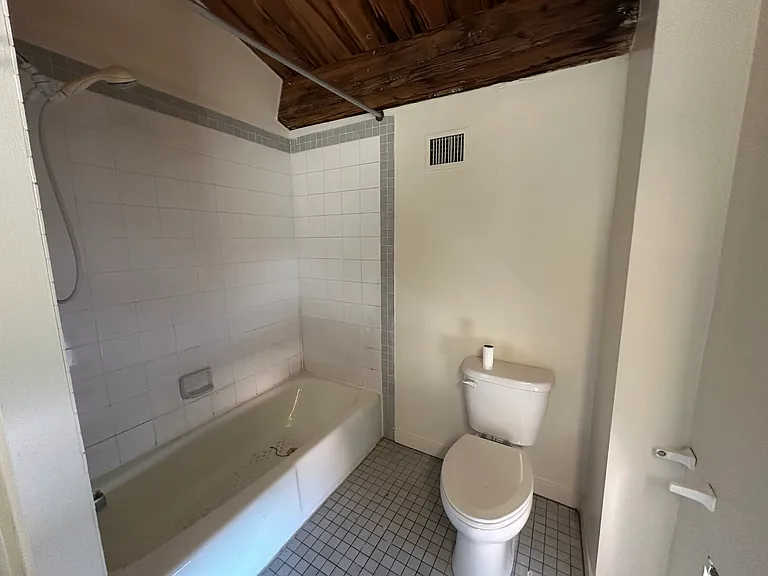 2627 Brown St #400 — Photo 5