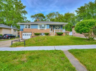 621 N Wheeler St, Griffith, IN 46319