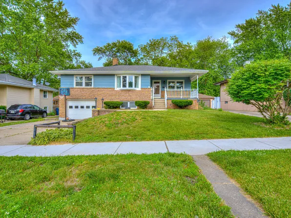 621 N Wheeler St, Griffith, IN 46319