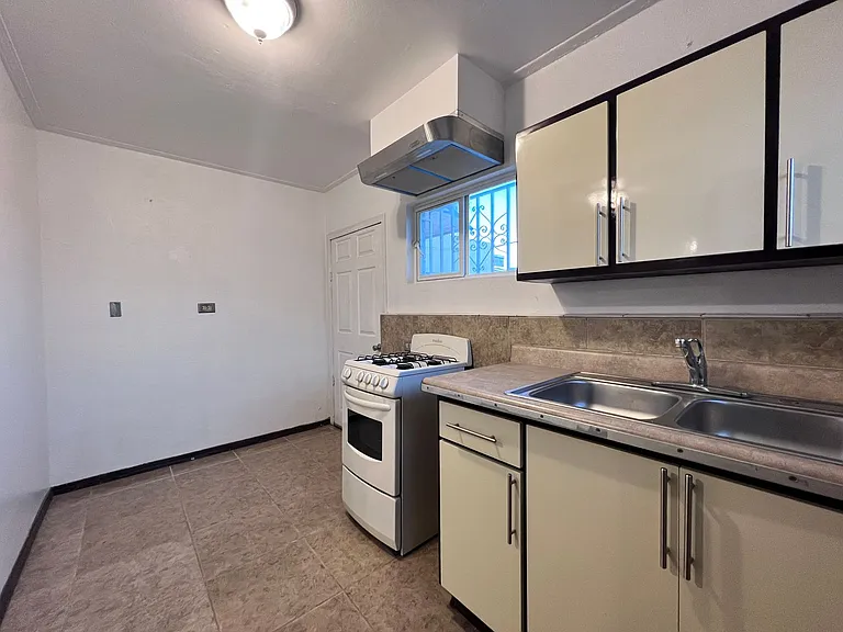 Central Studio Apartment — Photo 11