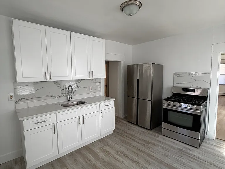 127 Pearl St #1 — Photo 7