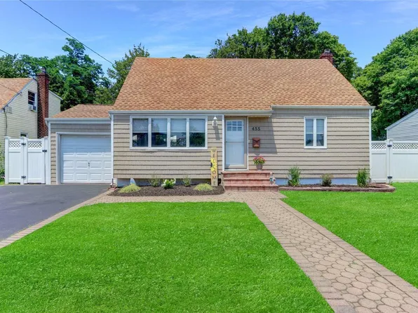 455 18th Street, West Babylon, NY 11704