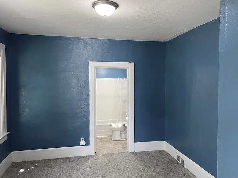 223 W Marion St — Photo 6