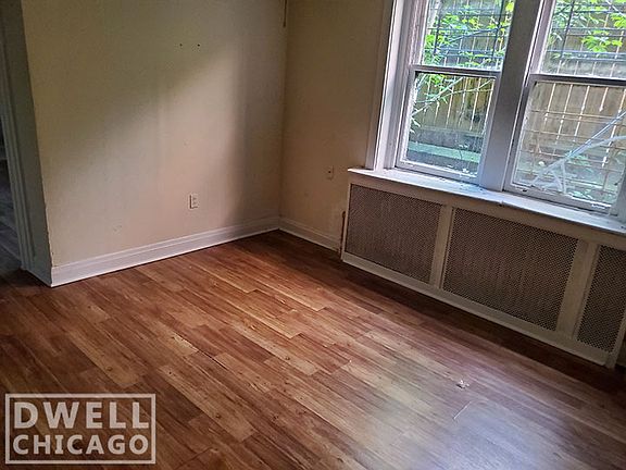 3rd image of 6916 N Lakewood Ave APT 301
