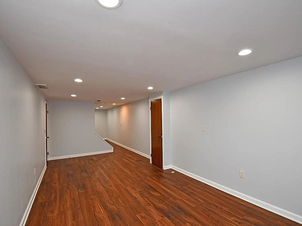 1st image of 7692 Rolling Meadows Dr
