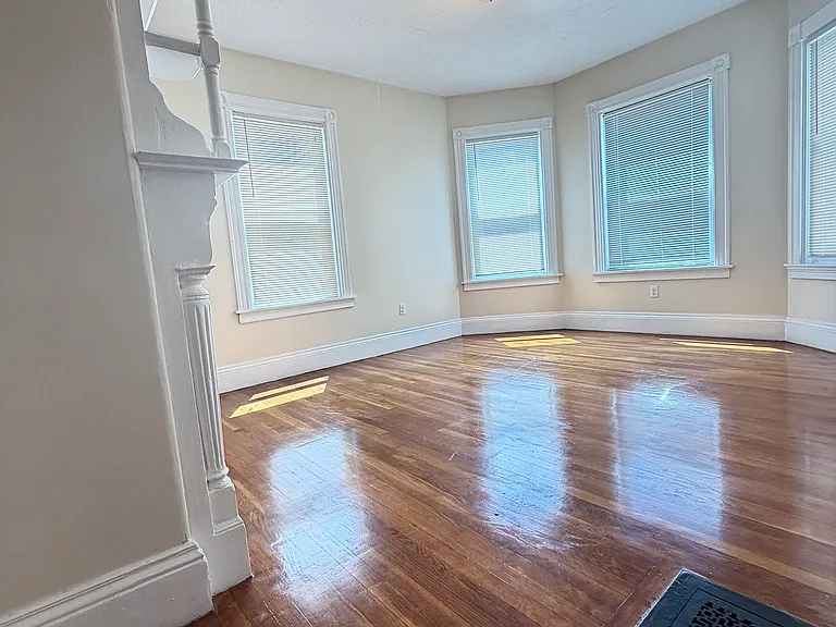 9 Corwin St #9 — Photo 2