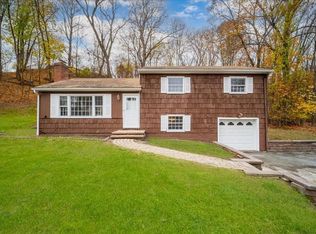 20 Forest Hill Rd, New Windsor, NY 12553