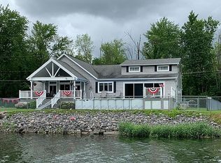 7889 Foster Rd, Liverpool, NY 13090