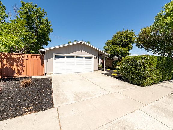 2nd image of 685 Lakebird Dr