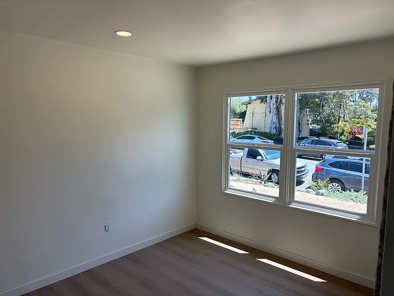 1254 Bond St — Photo 3