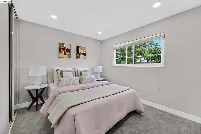 6877 Rayland Ct — Photo 4