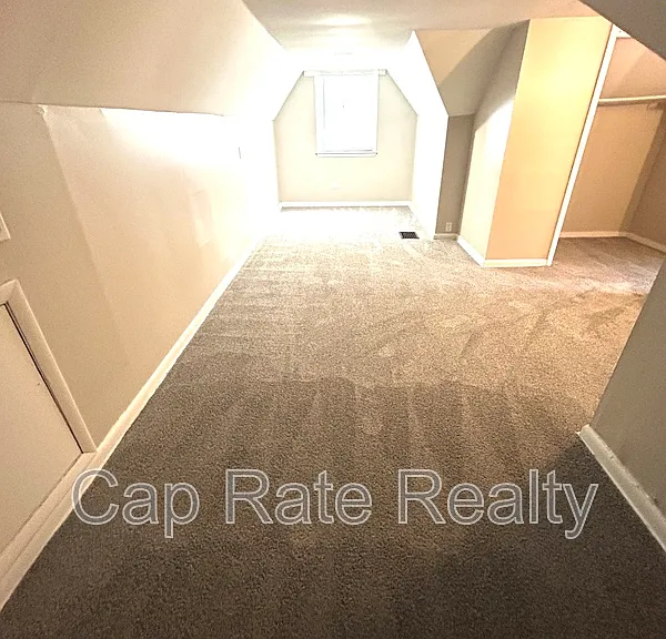 1366 Duxberry Ave — Photo 19