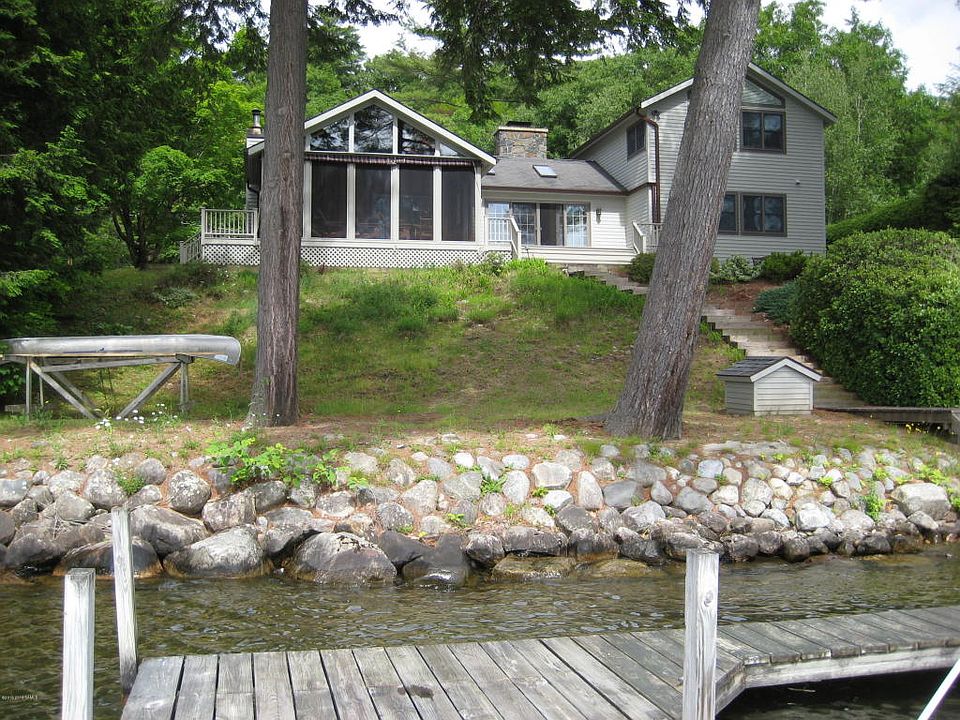 1st image of 24 Willow Ave