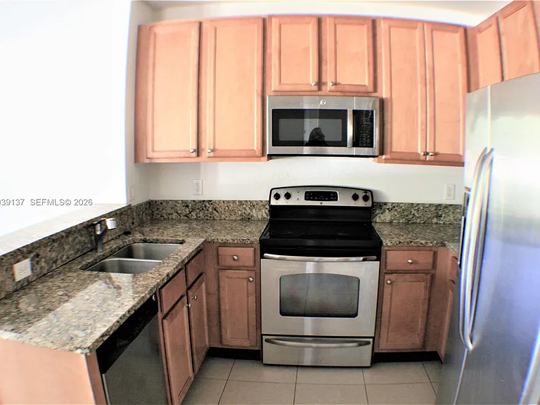 202 Las Brisas Cir — Photo 3