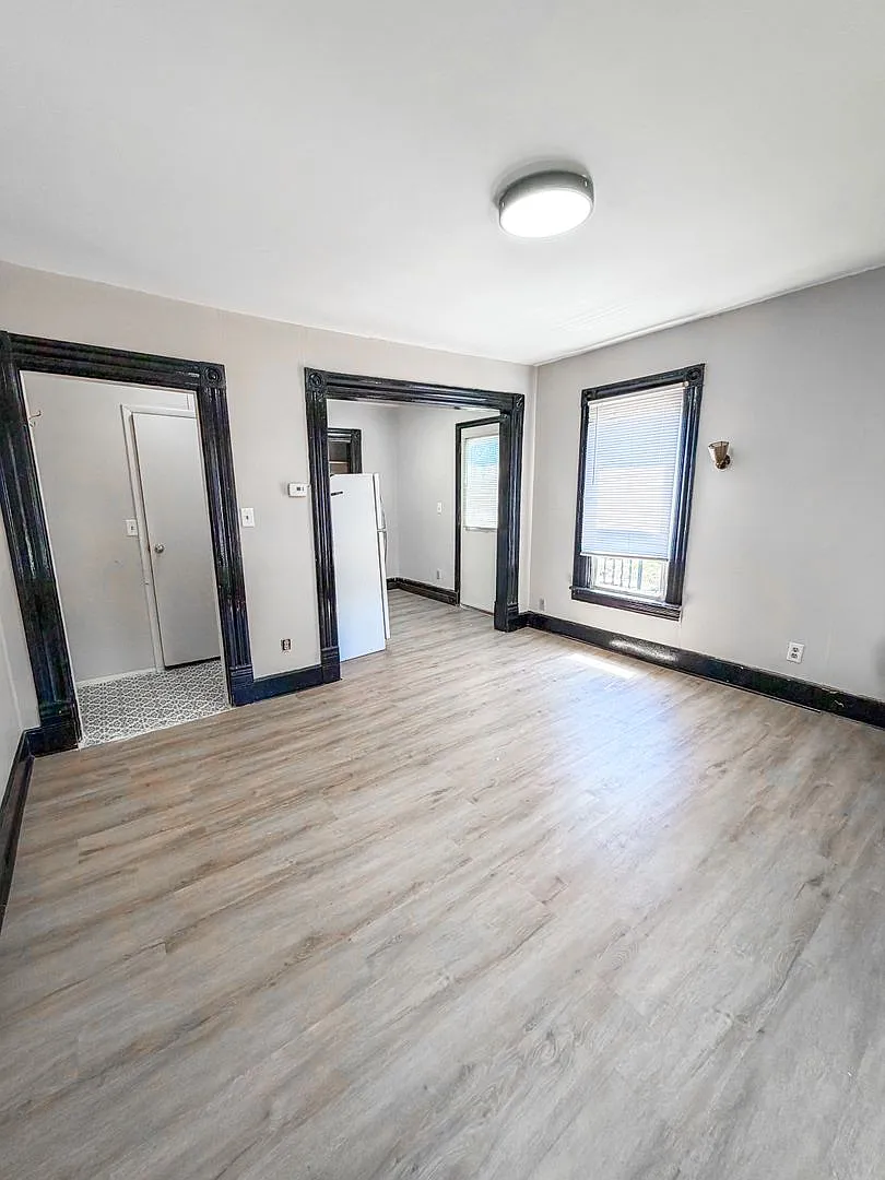 Hoff - 43 - Vine St — Photo 4