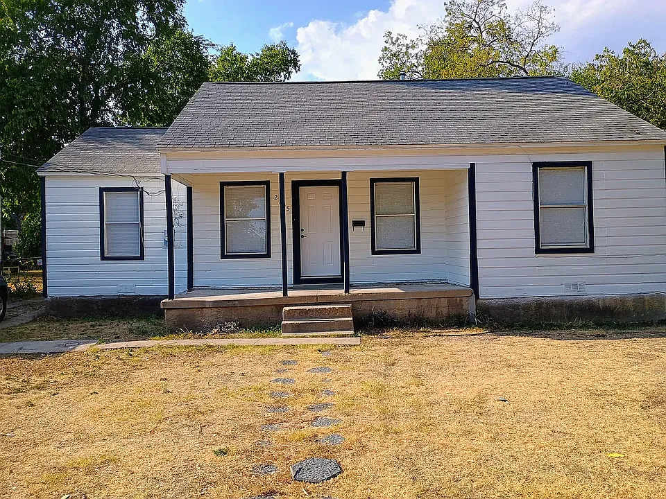 2135 Volga Ave