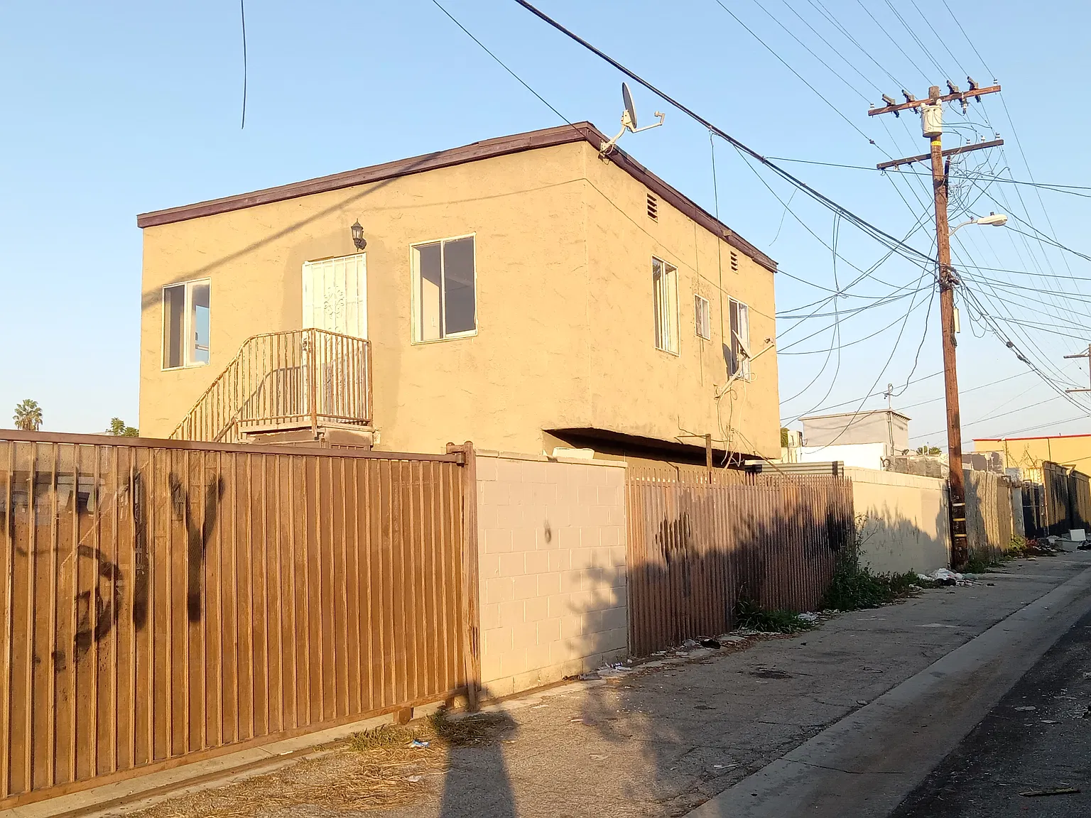 2 bed, $1,900 — Photo 2