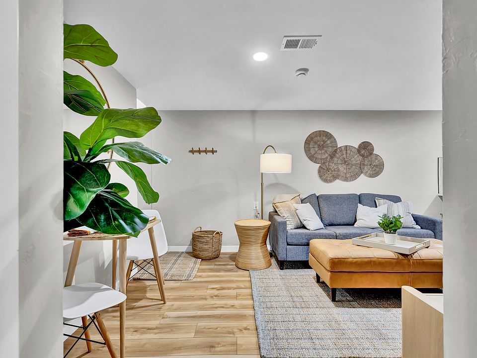 Breakfast nook table.