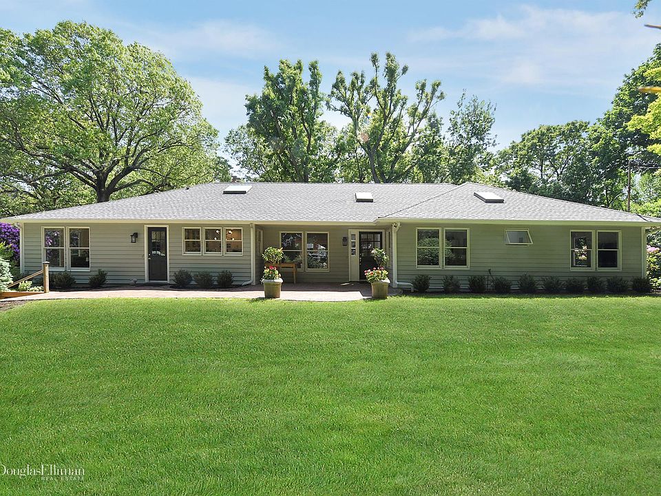 1st image of 8 Sycamore Dr