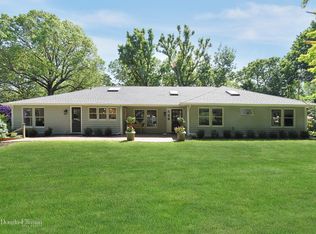 8 Sycamore Dr, Port Washington, NY 11050