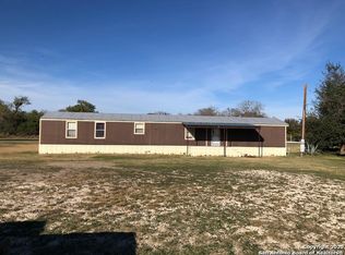 201 W Blair St, Three Rivers, TX 78071