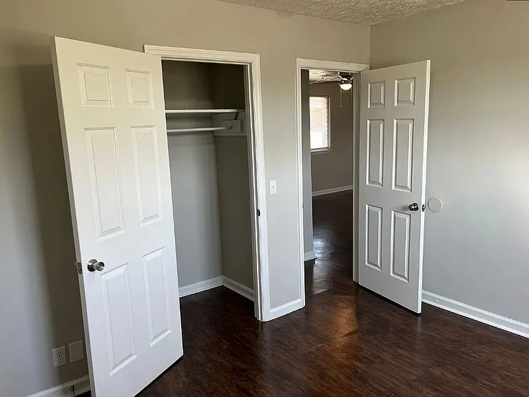 The Flats at 1200 — Photo 10