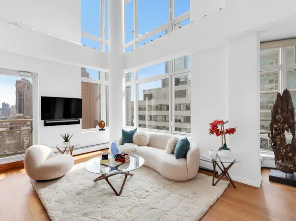 205 East 59th Street image 1 of 13