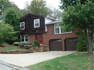 695 Blue Ridge Rd, Pittsburgh, PA, 15239