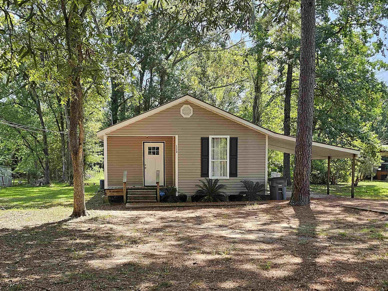 3 bed, 1199 sqft, $1,300 — Photo 3