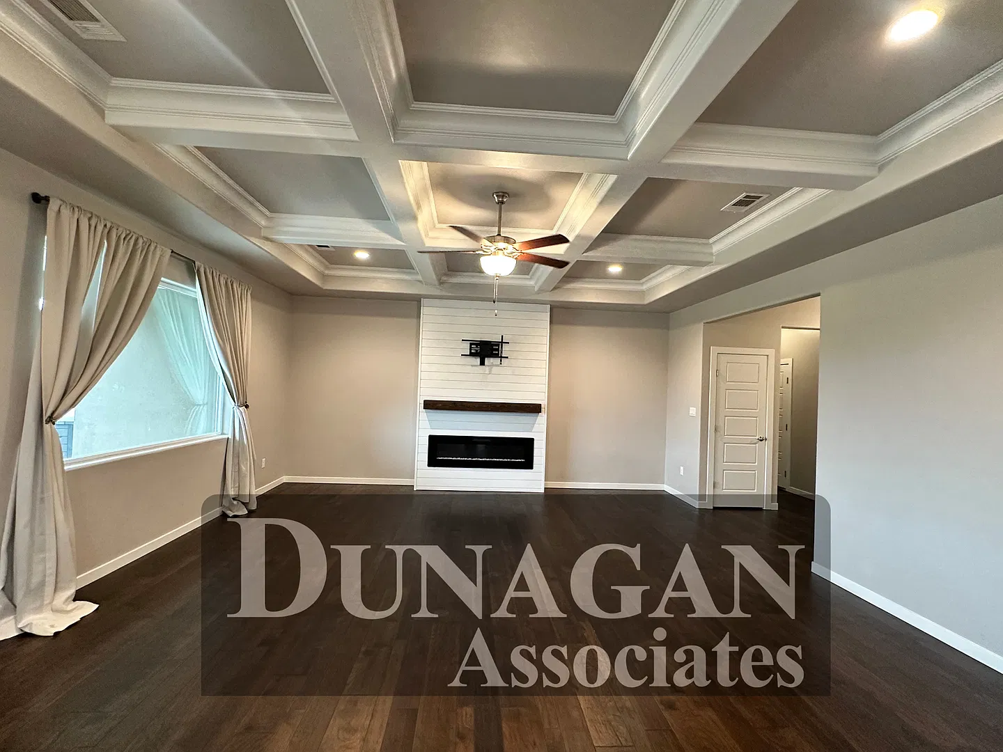 Pet friendly 4bed 3bath — Photo 2