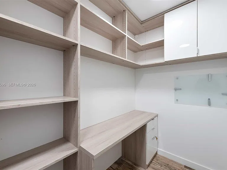 650 NE 32nd St #Penthouse 5201 — Photo 29