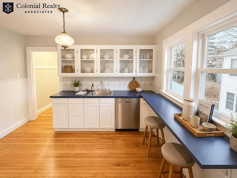 332 Belmont St #2 — Photo 12