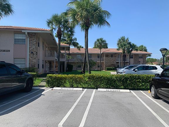 3rd image of 8431 Royal Palm Blvd