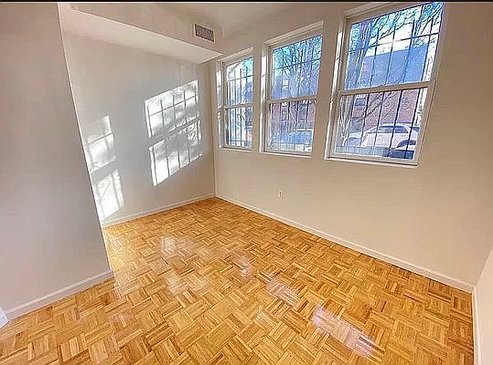 3rd image of 29 Ten Eyck St APT 1