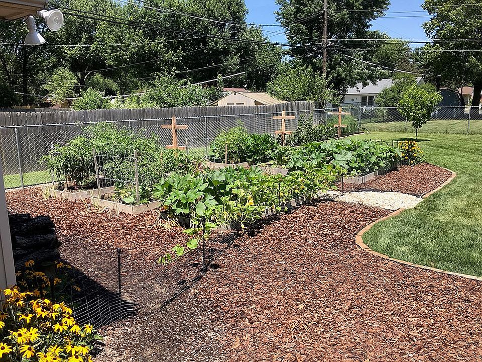 6 large garden raised beds
