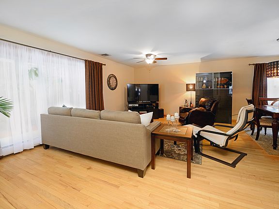 Common Area/ Living Room