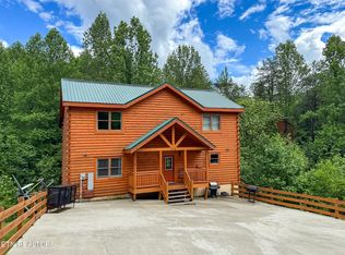 1614 Barn Door Ln, Sevierville, TN 37862