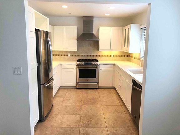 5th image of 849 Roble Ave APT 3
