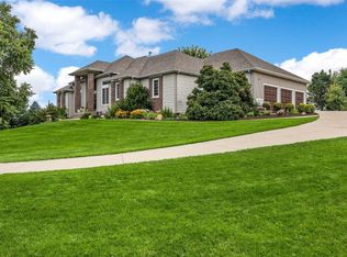 2470 Westwind Ln, Cedar Rapids, IA 52411