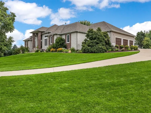 2470 Westwind Ln, Cedar Rapids, IA 52411