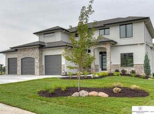 18209 Redwood St, Omaha, NE 68136