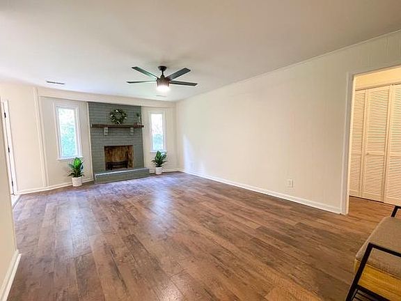 5th image of 2884 Nantuckett Ave