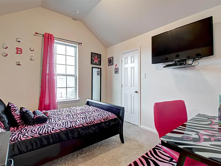 8219 Peppervine Ct — Photo 29
