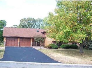 1925 Edinbrook Ct, Minneapolis, MN 55443