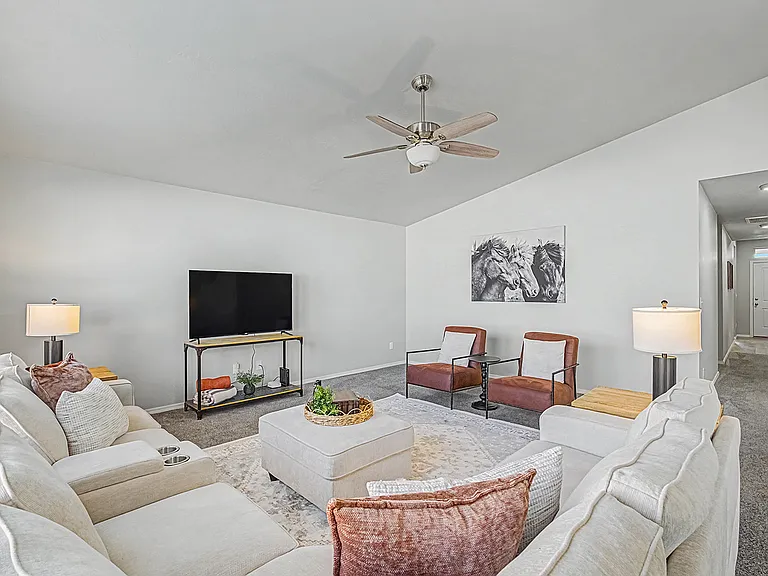 2742 W Balboa Dr — Photo 32