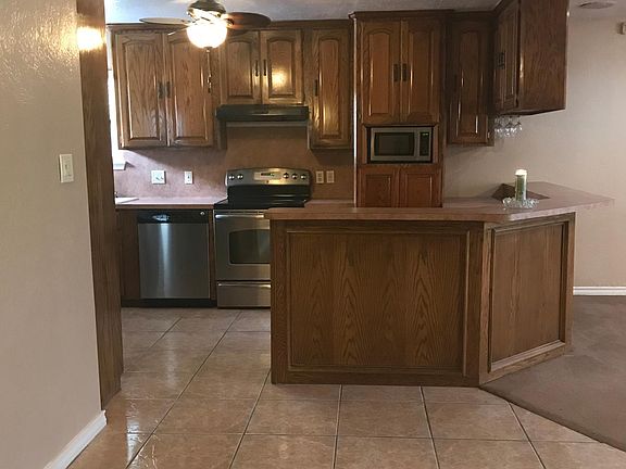4th image of 5841 Crestmore Dr