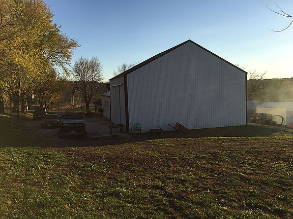 4th image of 815 Smith St