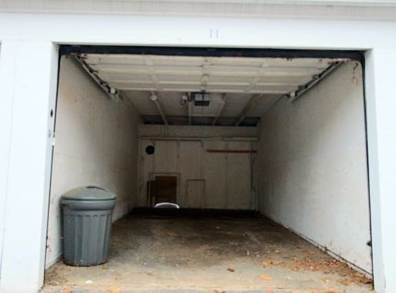4th image of 40 E Halifax Ct